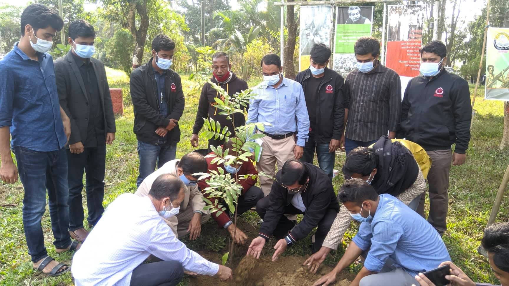 মুজিব শতবর্ষে শাবি প্রেসক্লাবের বৃক্ষরোপণ কর্মসূচি