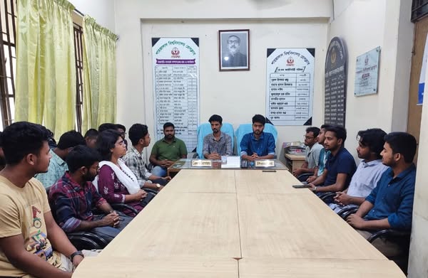 শাবি প্রেসক্লাবের সাথে নাট্যবিষয়ক সংগঠন ‘দিক থিয়েটার’র নতুন কমিটির সৌজন্য সাক্ষাৎ